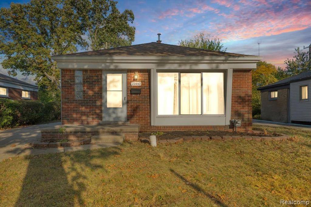 Oak Park, MI 48237,21460 Parklawn Street