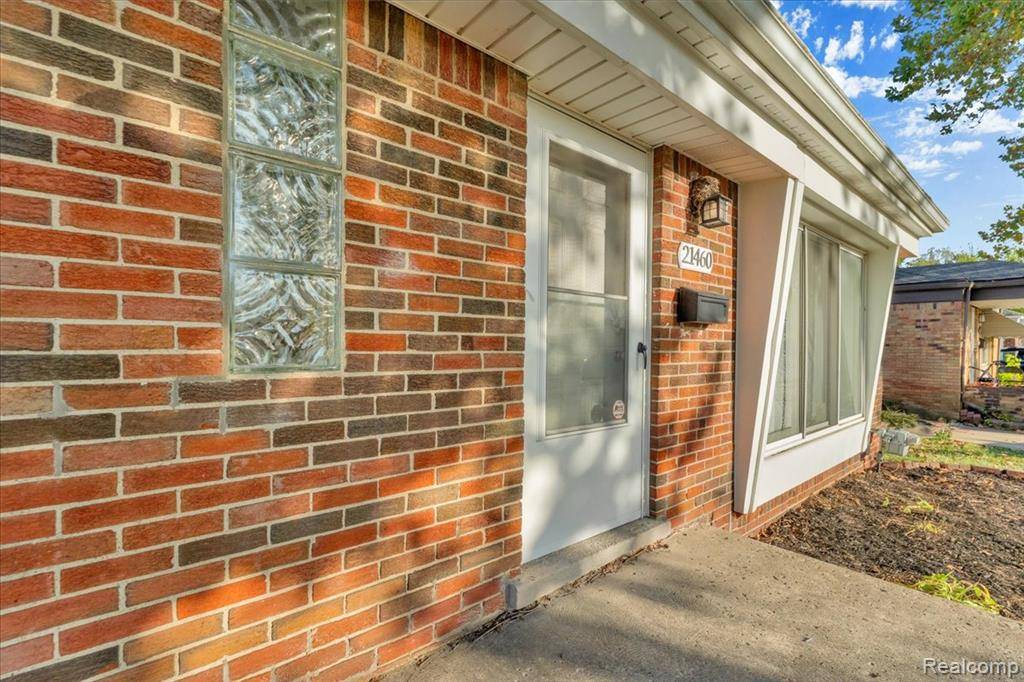 Oak Park, MI 48237,21460 Parklawn Street