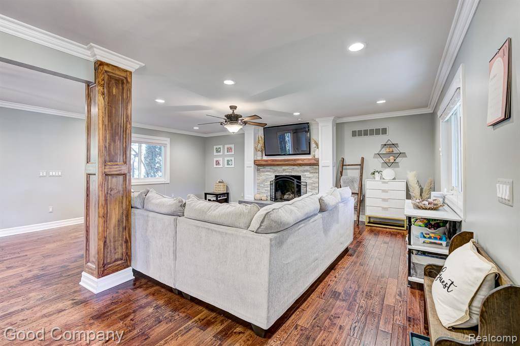 Macomb, MI 48044,15721 Winterpark Drive