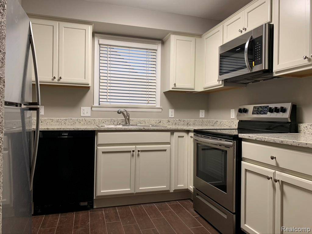 Berkley, MI 48072,2907 Sunnyknoll Avenue