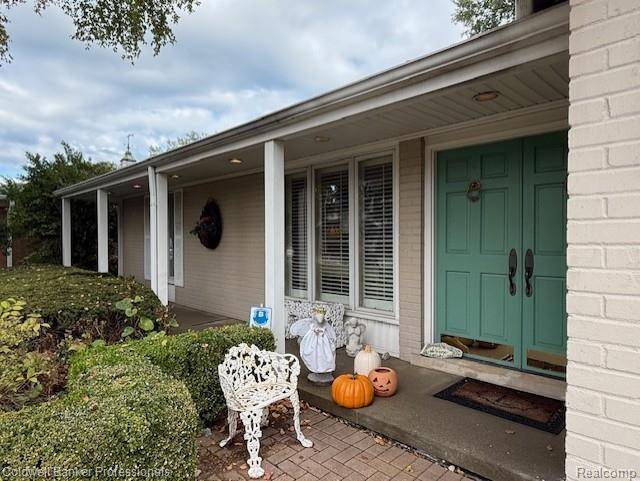 Grosse Pointe Woods, MI 48236,21560 Van K Drive