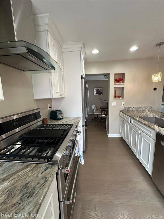 Rochester Hills, MI 48307,410 Willow Grove Lane