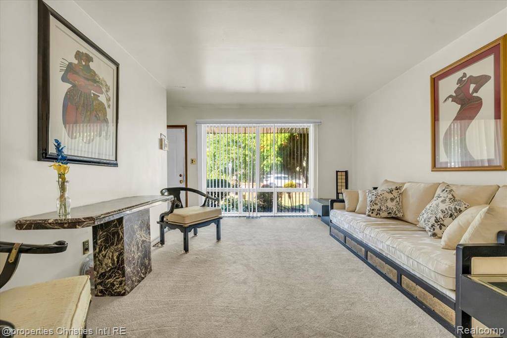 Southfield, MI 48076,21731 Concord Street