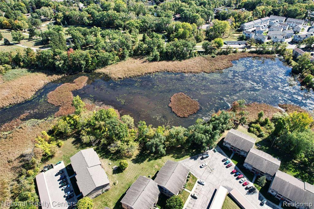 Brighton, MI 48116,8711 Candlewood Trail