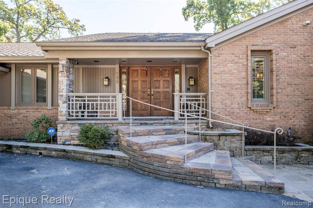 Bloomfield Hills, MI 48304,135 W Hickory Grove Road