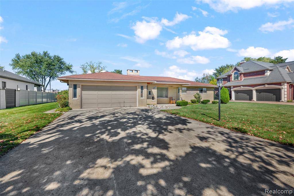 Dearborn Heights, MI 48127,26444 Doxtator Street