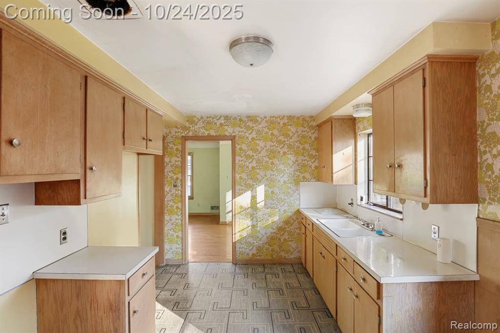 Plymouth, MI 48170,685 Ross Street