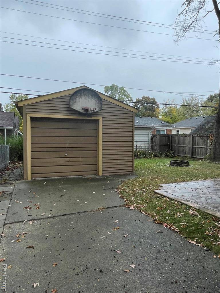 Royal Oak, MI 48067,1105 E 5th Street