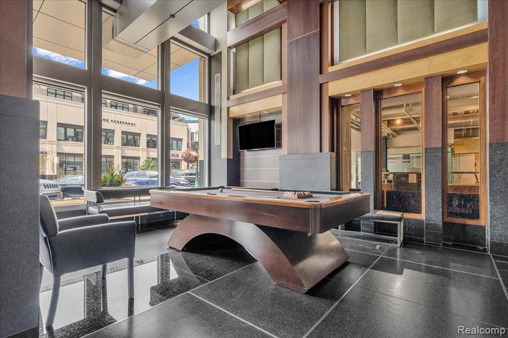 Birmingham, MI 48009,411 S Old Woodward Avenue