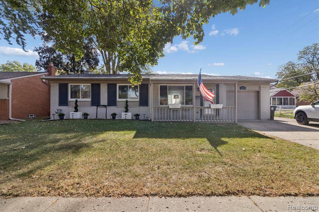 Livonia, MI 48154,33233 Lyndon Street