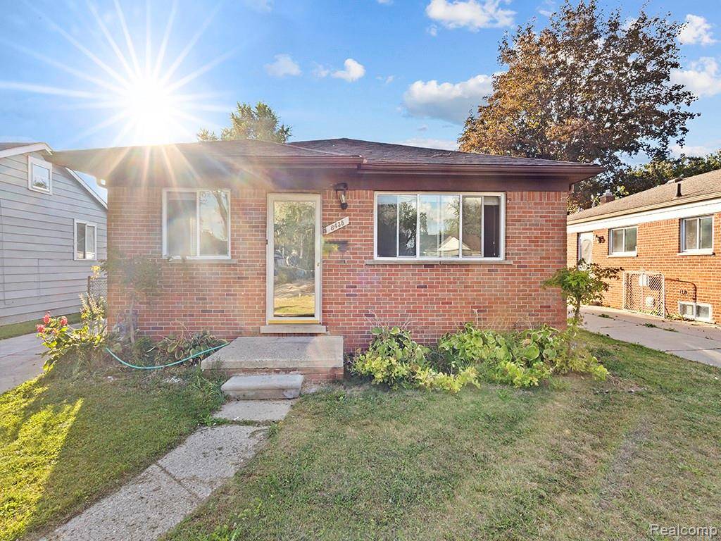 Dearborn Heights, MI 48127,6435 Centralia Street