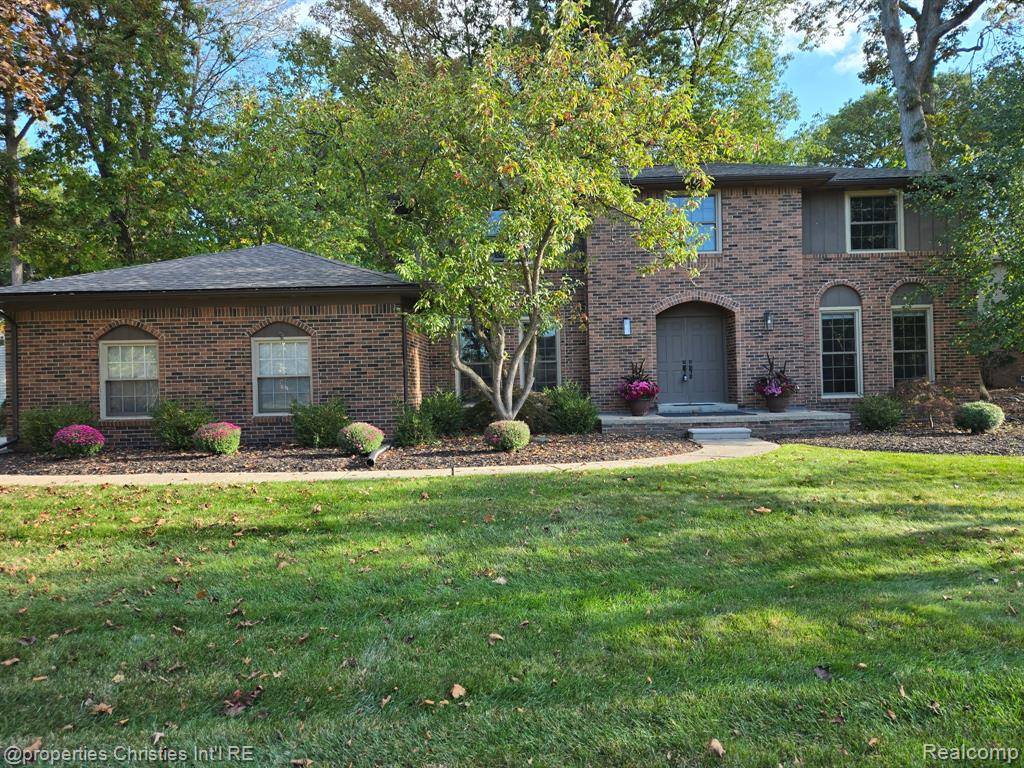 Rochester Hills, MI 48306,2935 Woodford Circle