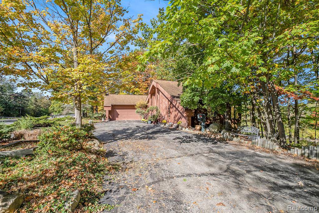 Flushing, MI 48433,7372 River Road