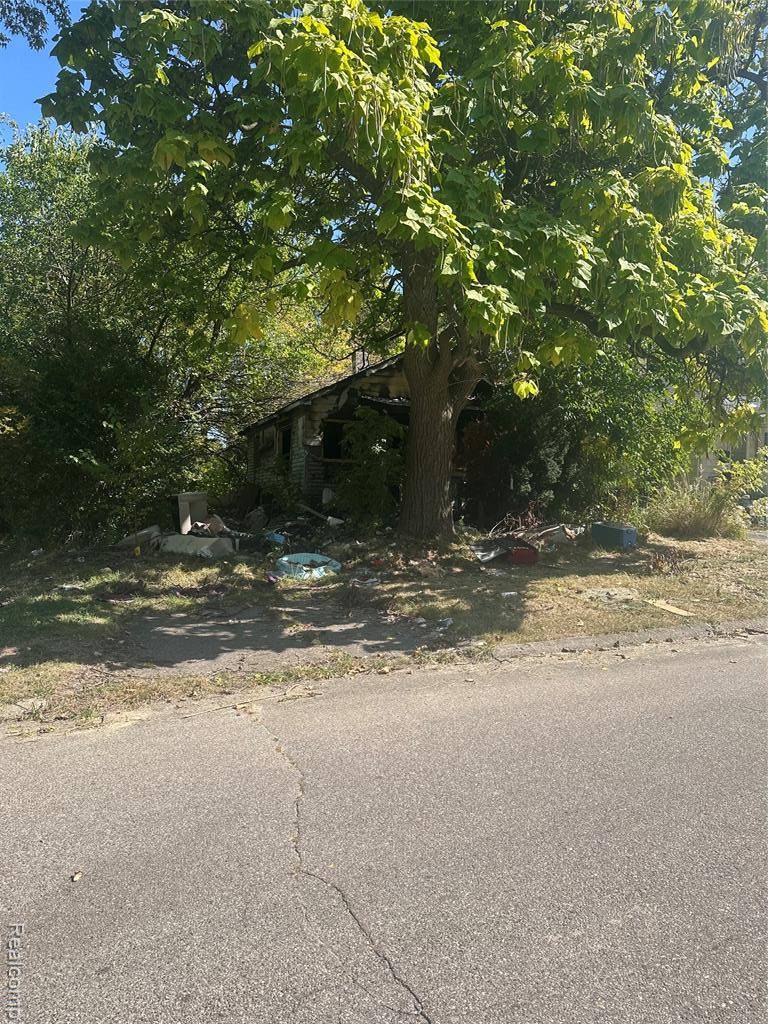 Flint, MI 48503,911 Hughes Avenue