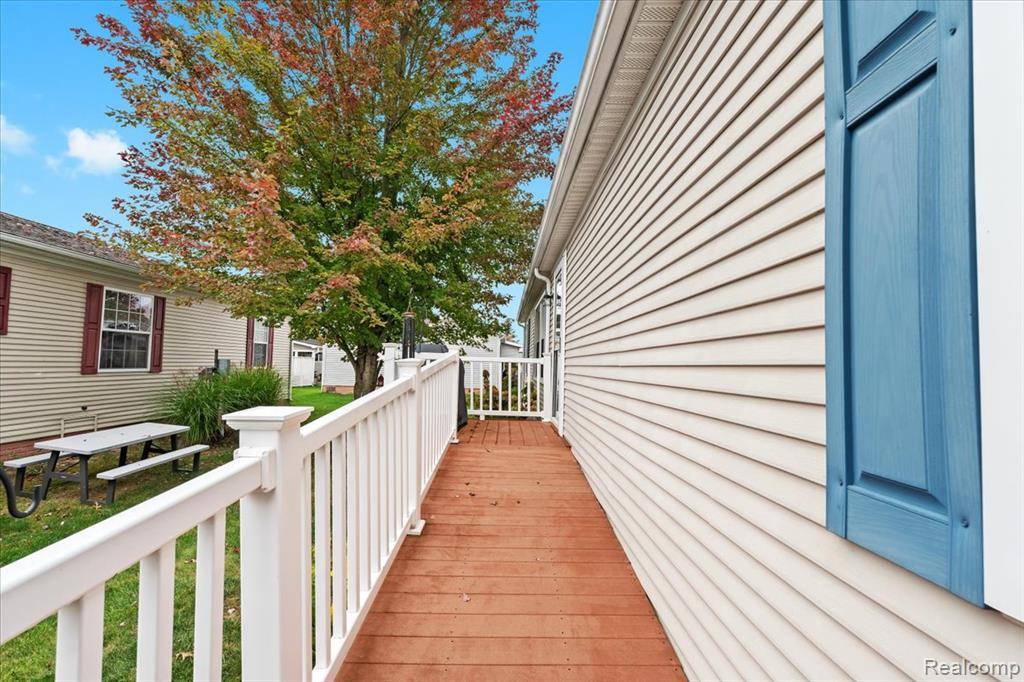 South Lyon, MI 48178,11092 Indianwood Court