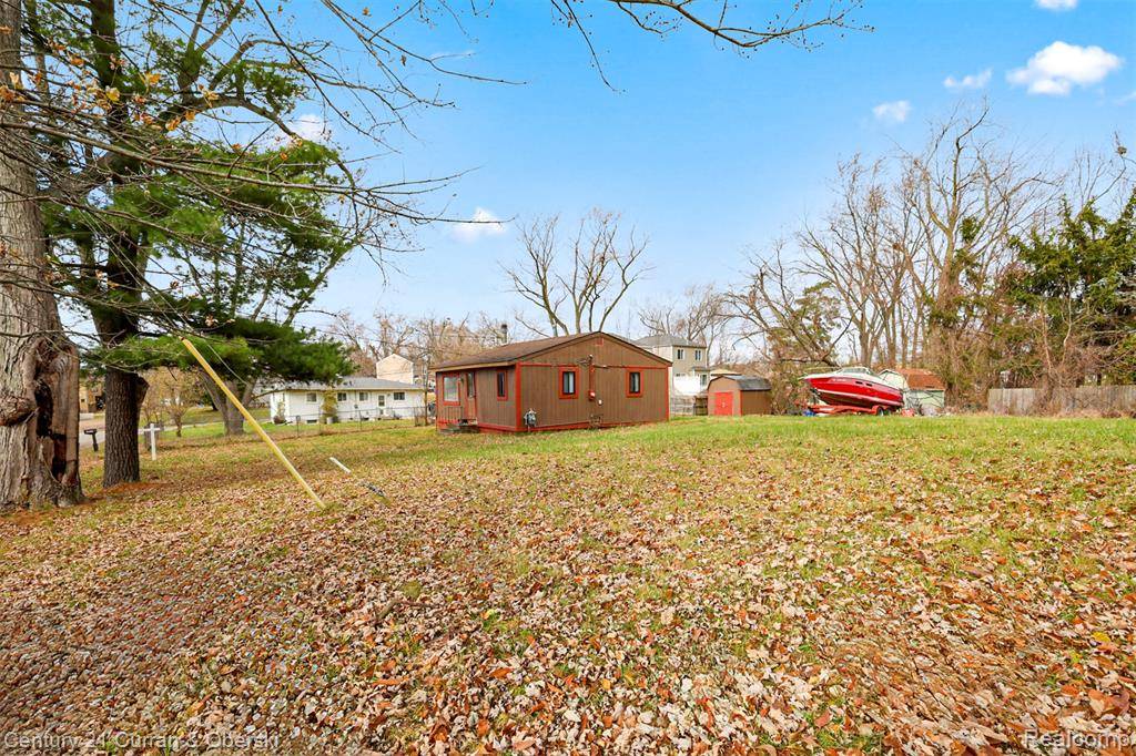 Waterford, MI 48327,5094 Coshocton Drive