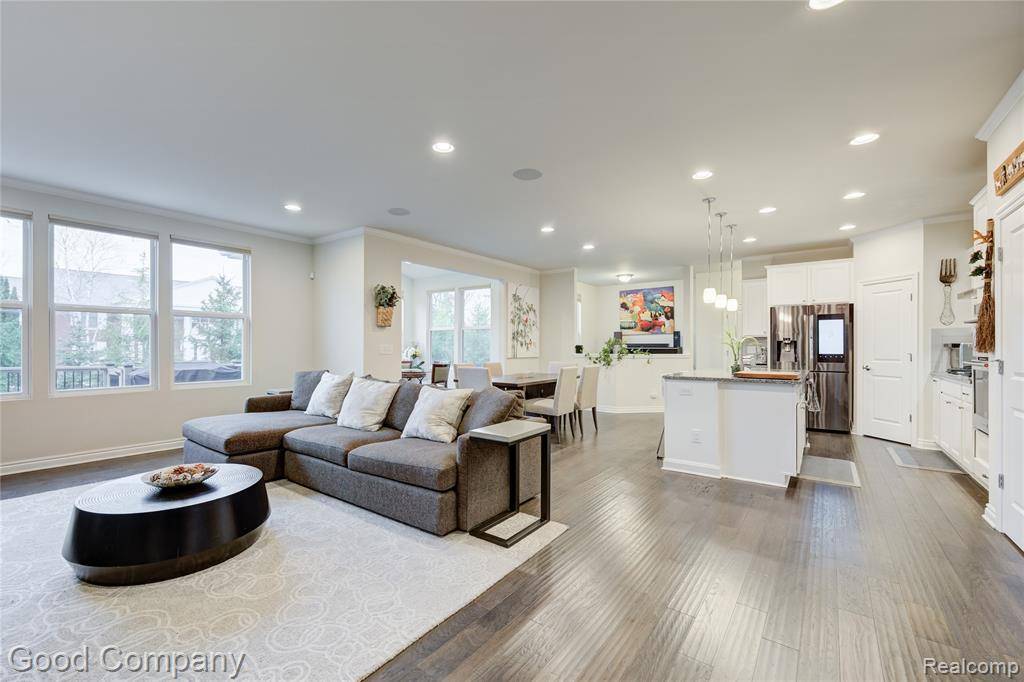 Beverly Hills, MI 48025,31035 Tremont Lane