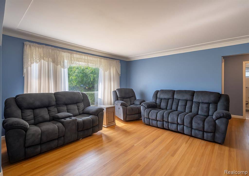 Redford, MI 48240,26610 W 6 Mile Road