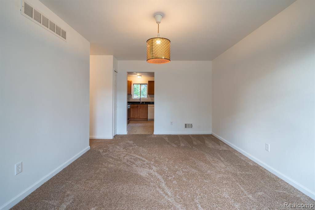 Warren, MI 48092,27103 Warner Avenue