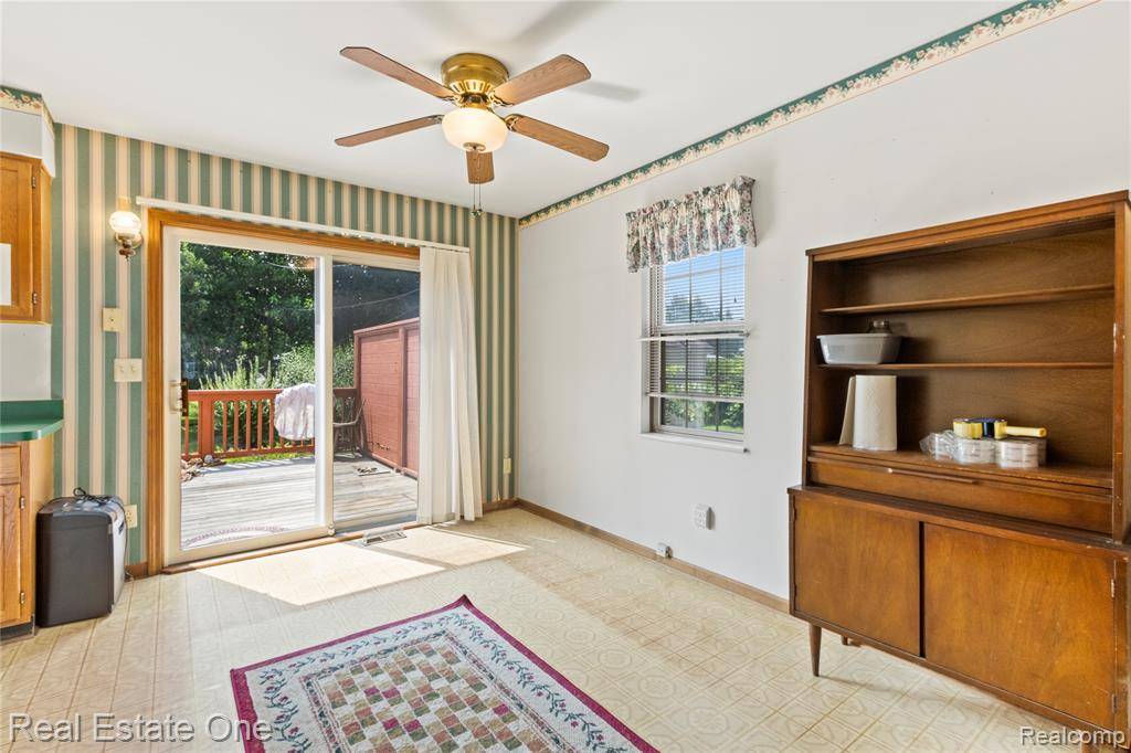 Dearborn Heights, MI 48127,5955 BEECH DALY RD