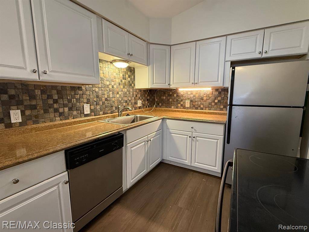 Novi, MI,24252 Bashian Drive