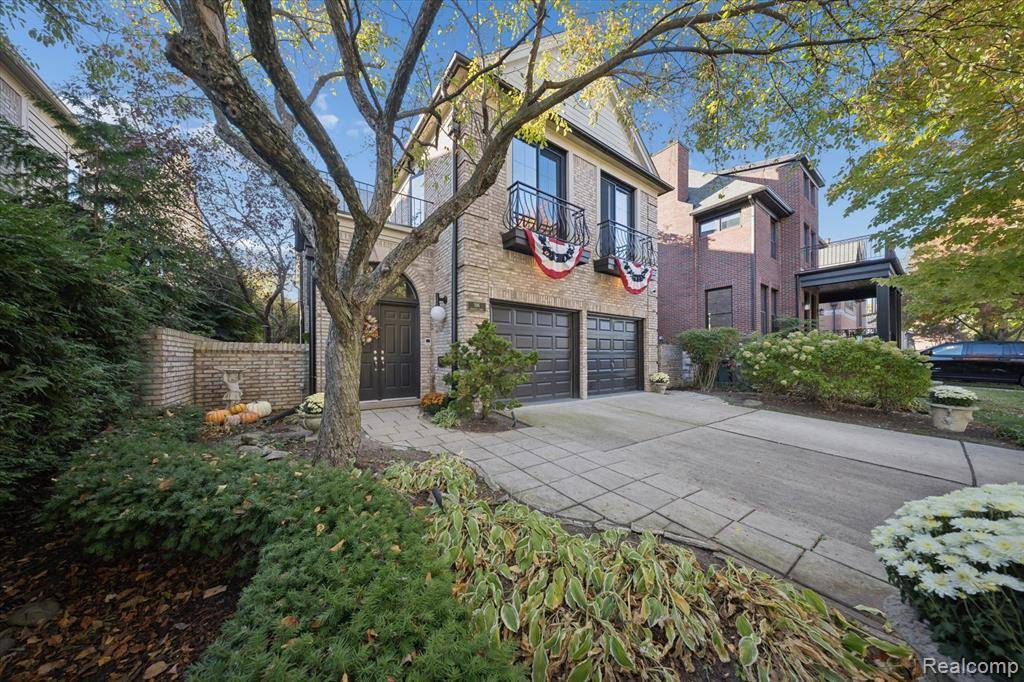 Birmingham, MI 48009,596 Henrietta Street