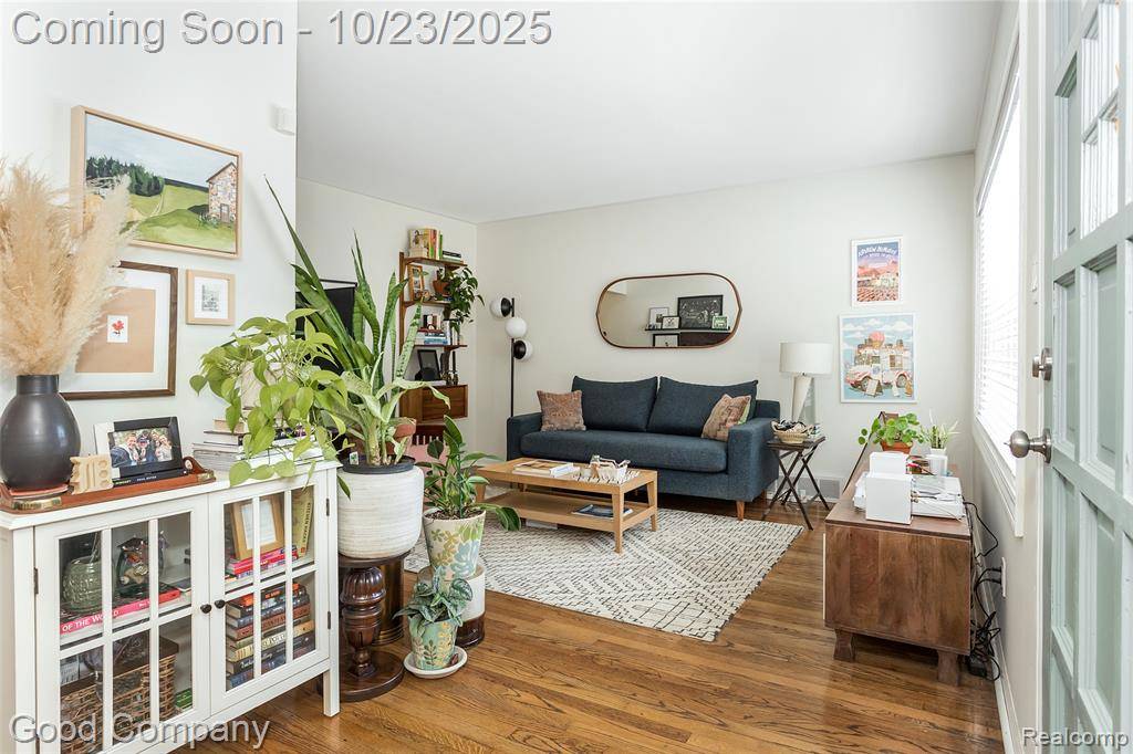 Royal Oak, MI 48073,920 W Windemere Avenue