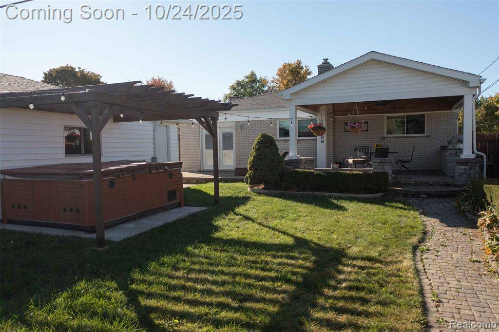 Warren, MI 48093,30218 Palomino Drive