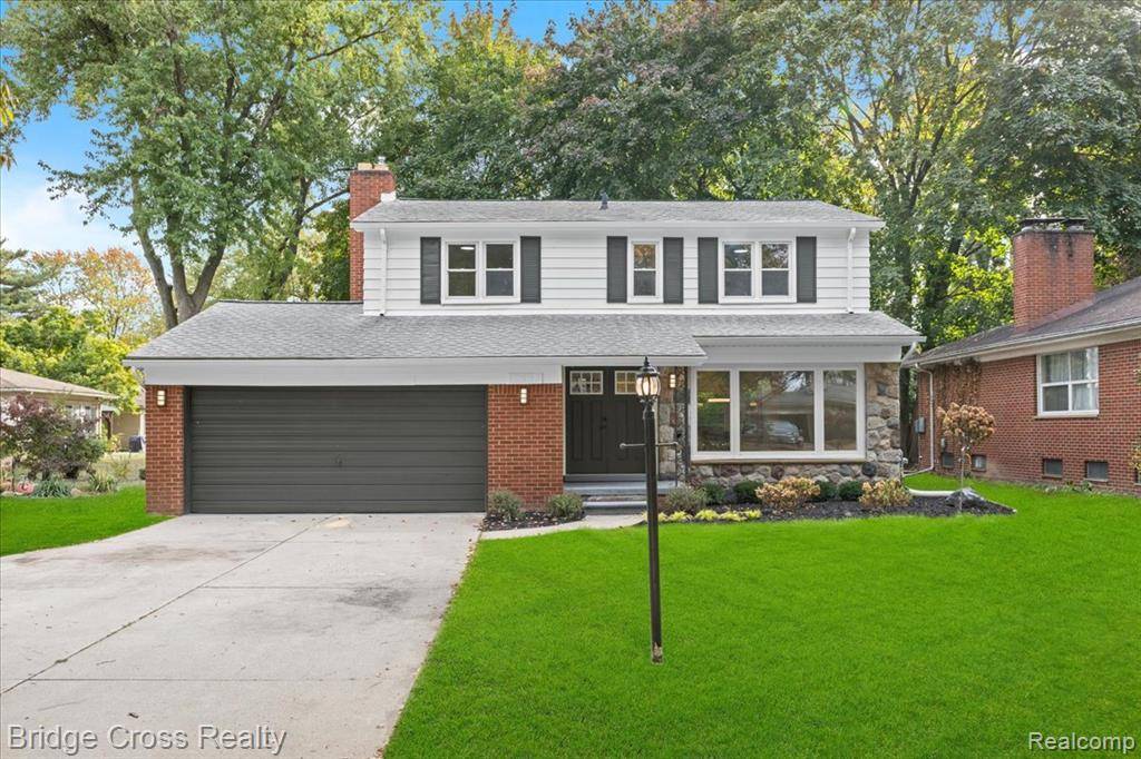 Lathrup Village, MI 48076,17537 Roseland Boulevard