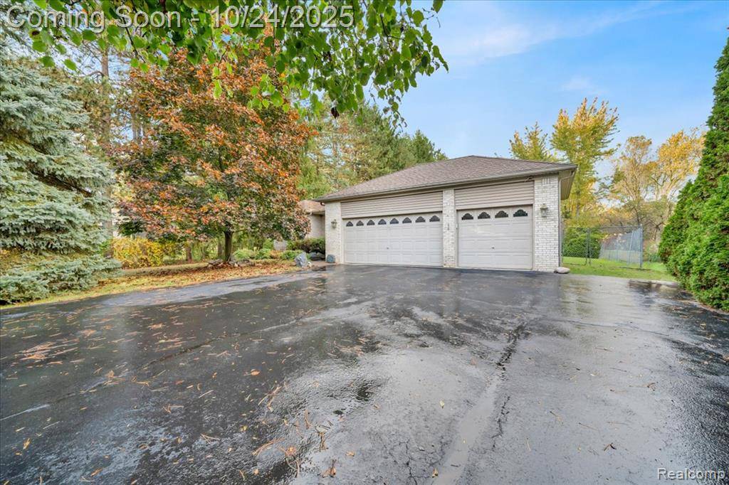 Rochester Hills, MI 48309,1370 South W Boulevard