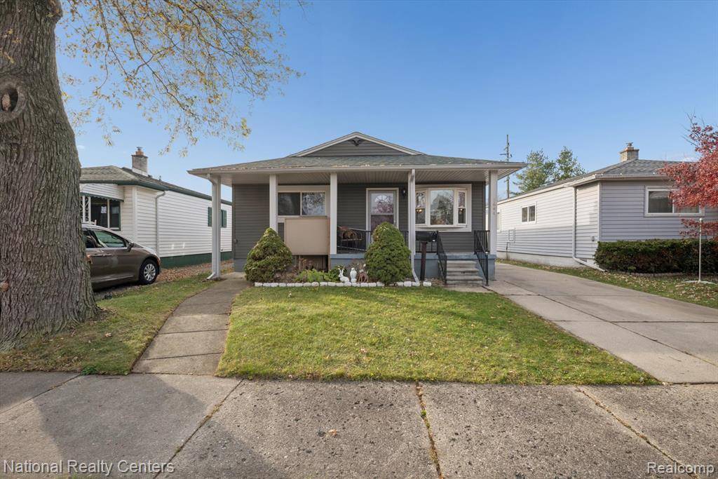 Dearborn Heights, MI 48125,5644 Croissant Street