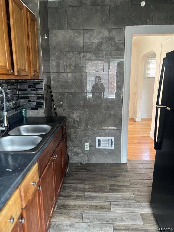 Detroit, MI 48228,7411 Forrer Street