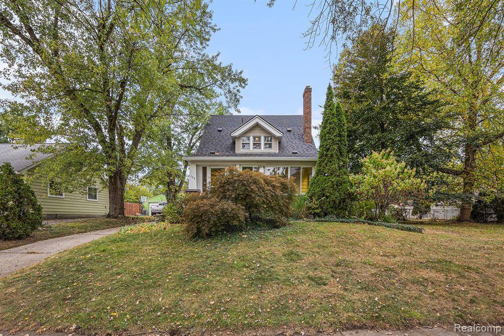 Waterford, MI 48328,126 S Roslyn Road