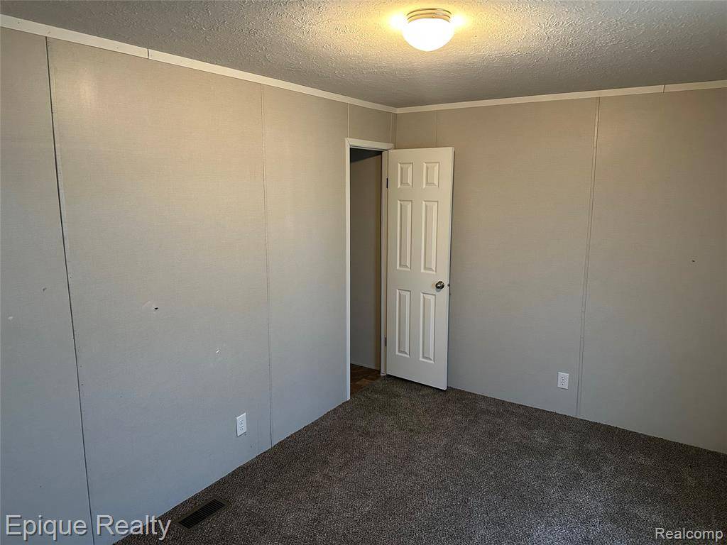 Howell, MI 48843,11 Legrand Street