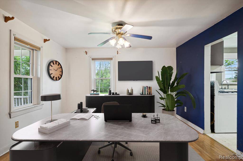 Pinckney, MI 48169,260 S DEXTER Street