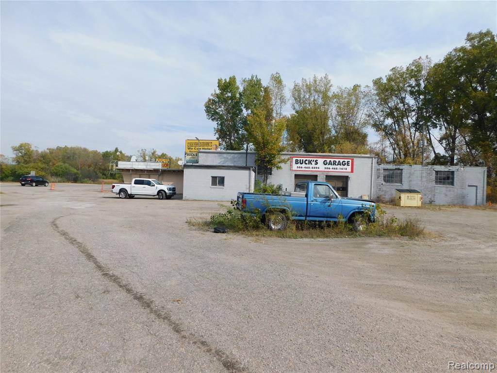 Clinton Twp, MI 48036,43560 N Groesbeck Highway