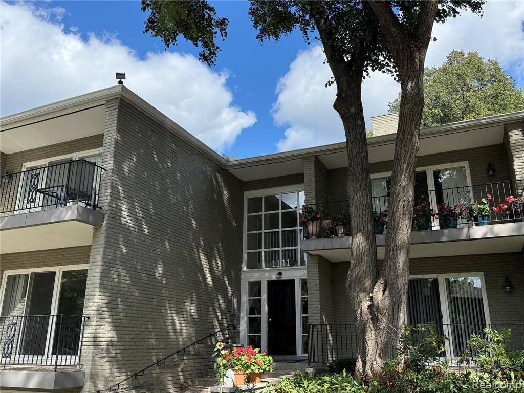 Birmingham, MI 48009,1111 Old Woodward Avenue