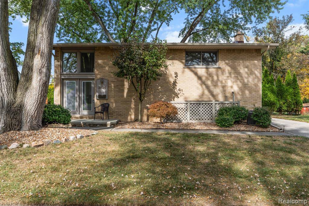 Livonia, MI 48154,31126 Grennada Street