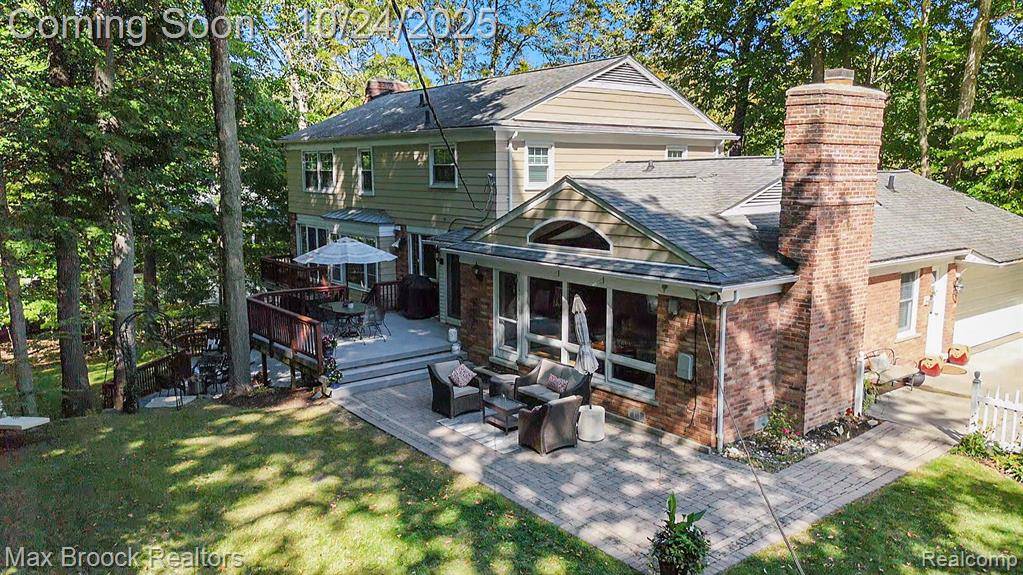 Beverly Hills, MI 48025,32533 Robinhood Drive