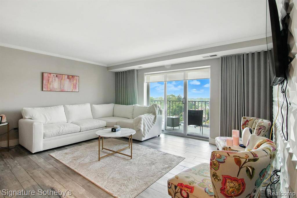 Birmingham, MI 48009,411 S Old Woodward Avenue