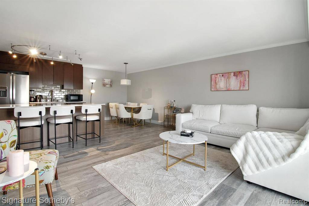 Birmingham, MI 48009,411 S Old Woodward Avenue