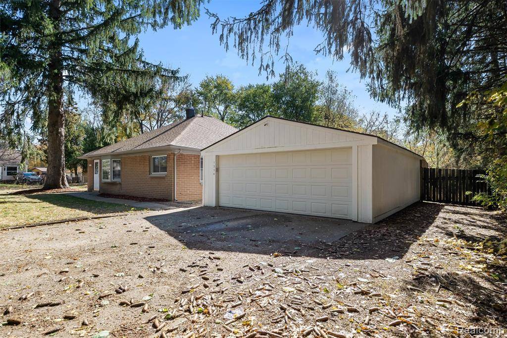 Lake Orion, MI 48362,1334 De Goff Court