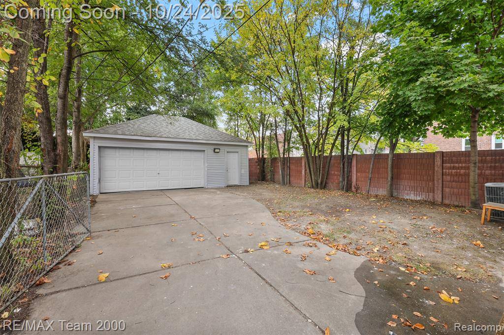 Dearborn, MI 48126,7121 Pinehurst Street