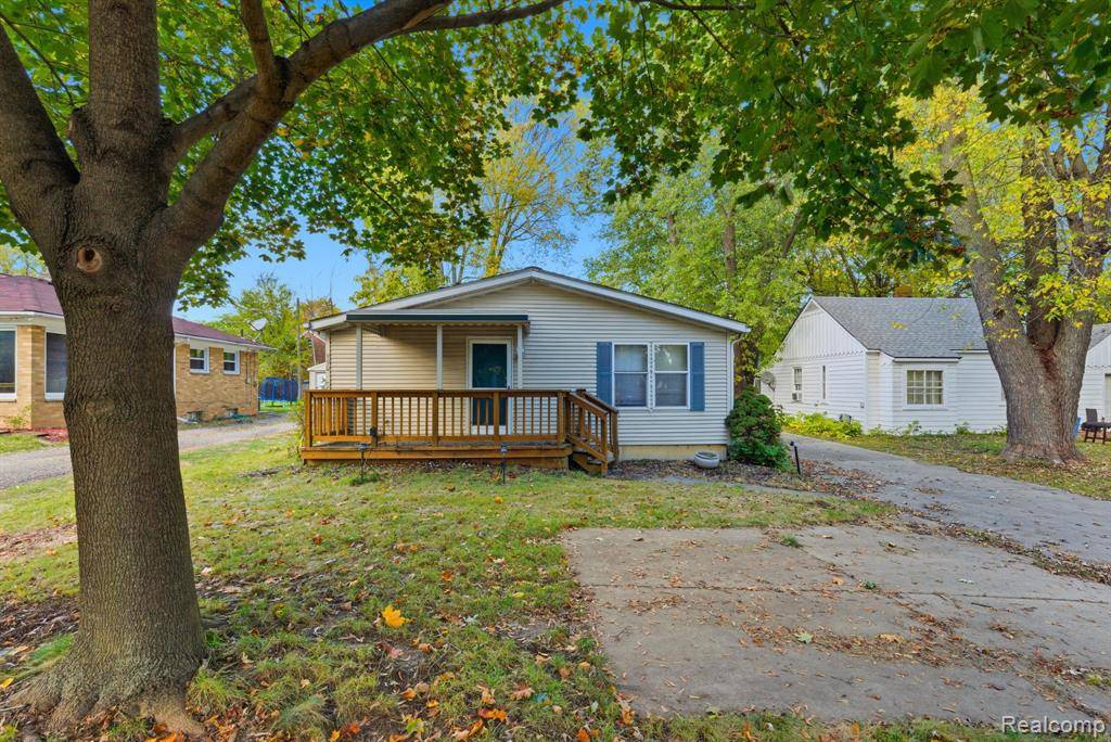 Waterford, MI 48328,990 Voorheis Road