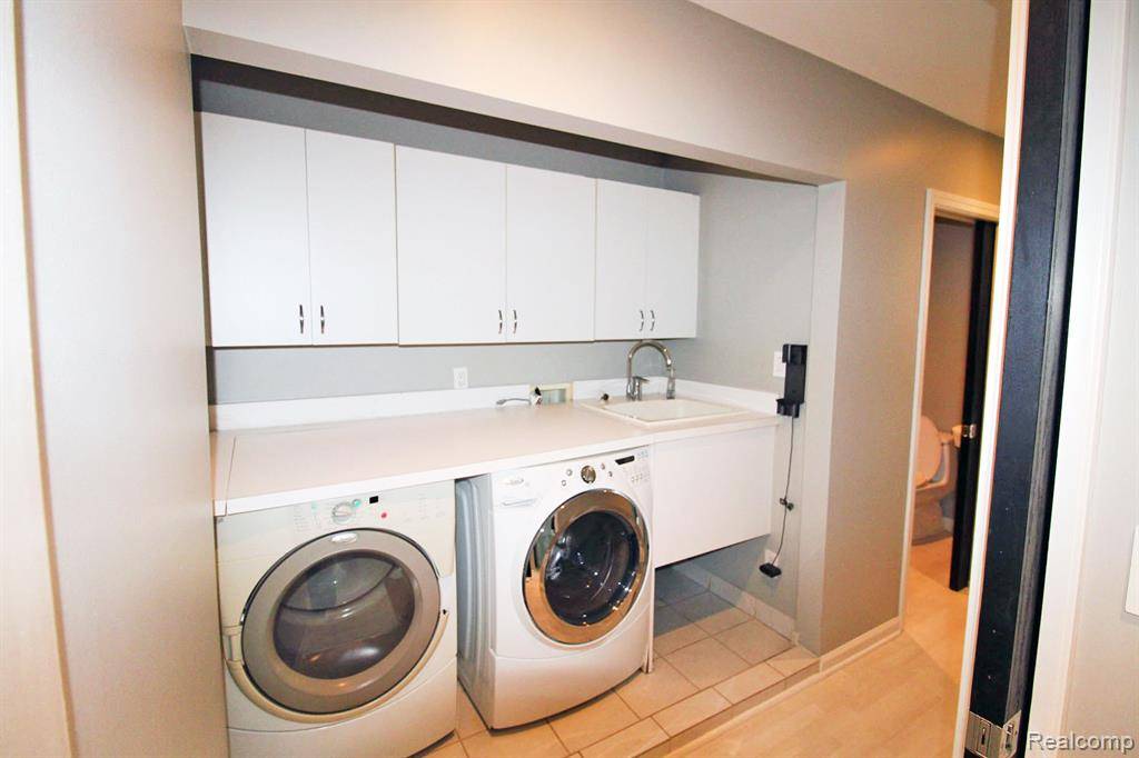 Fenton, MI 48220,611 W 9 Mile Road