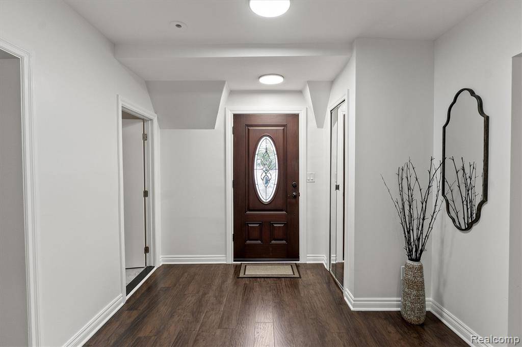 West Bloomfield, MI 48323,7337 Richardson Road