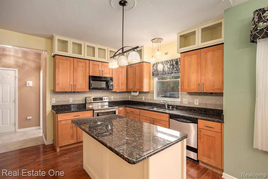 Oxford, MI 48371,1151 Cross Street