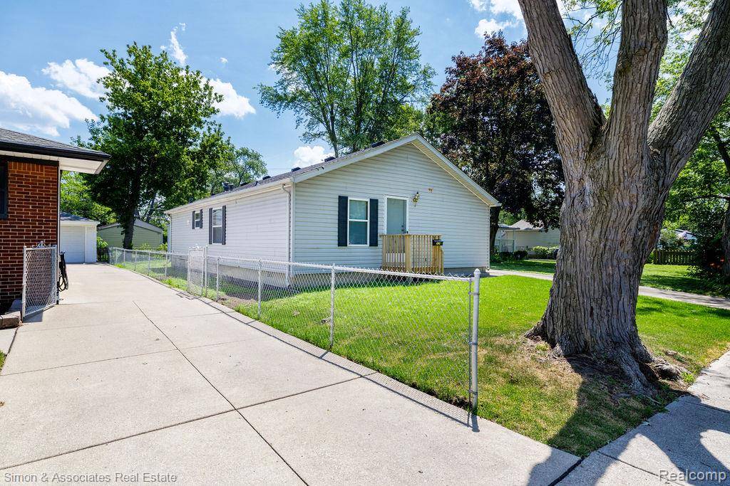 Dearborn Heights, MI 48125,4995 Croissant Street