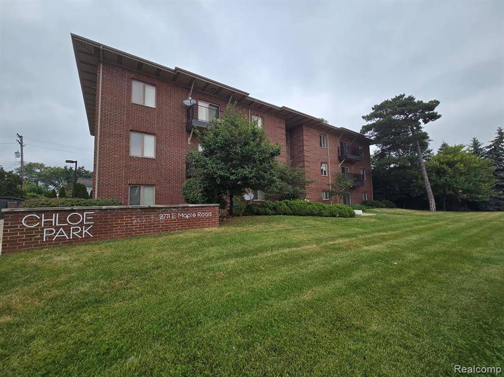 Birmingham, MI 48009,2737 E MAPLE Road