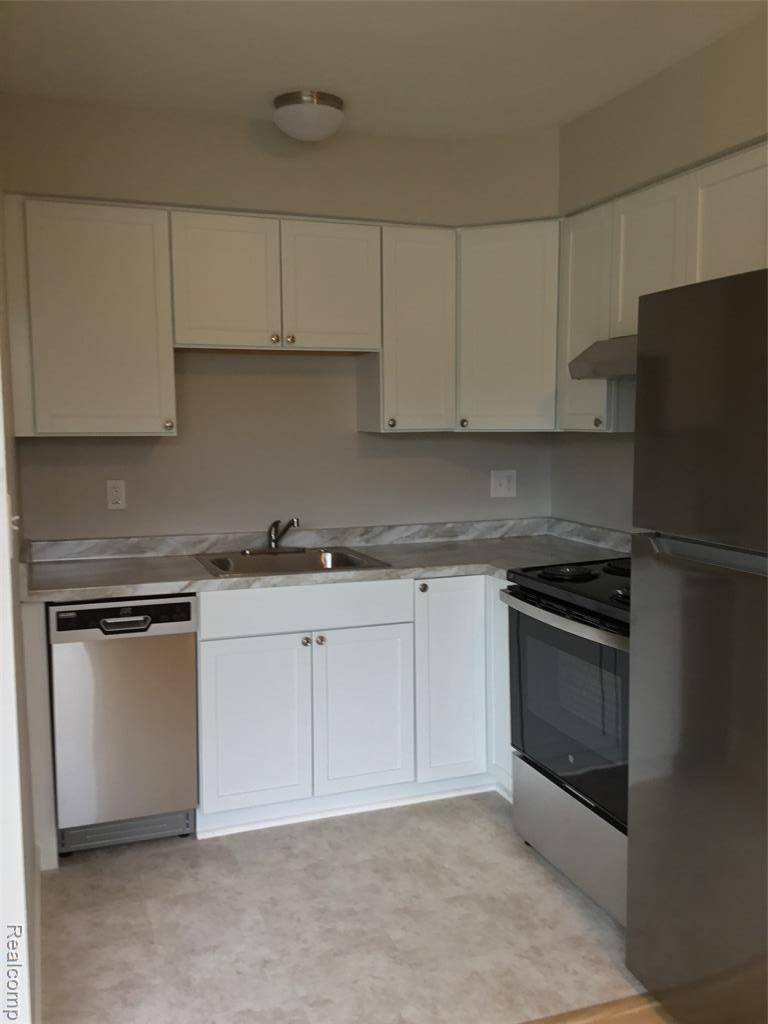 Royal Oak, MI 48073,4820 Briarwood Avenue